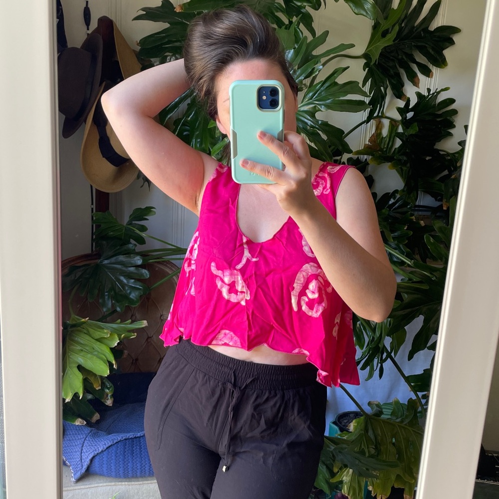 Pink High-Low Cropped Sleeveless Floral Tank Top
